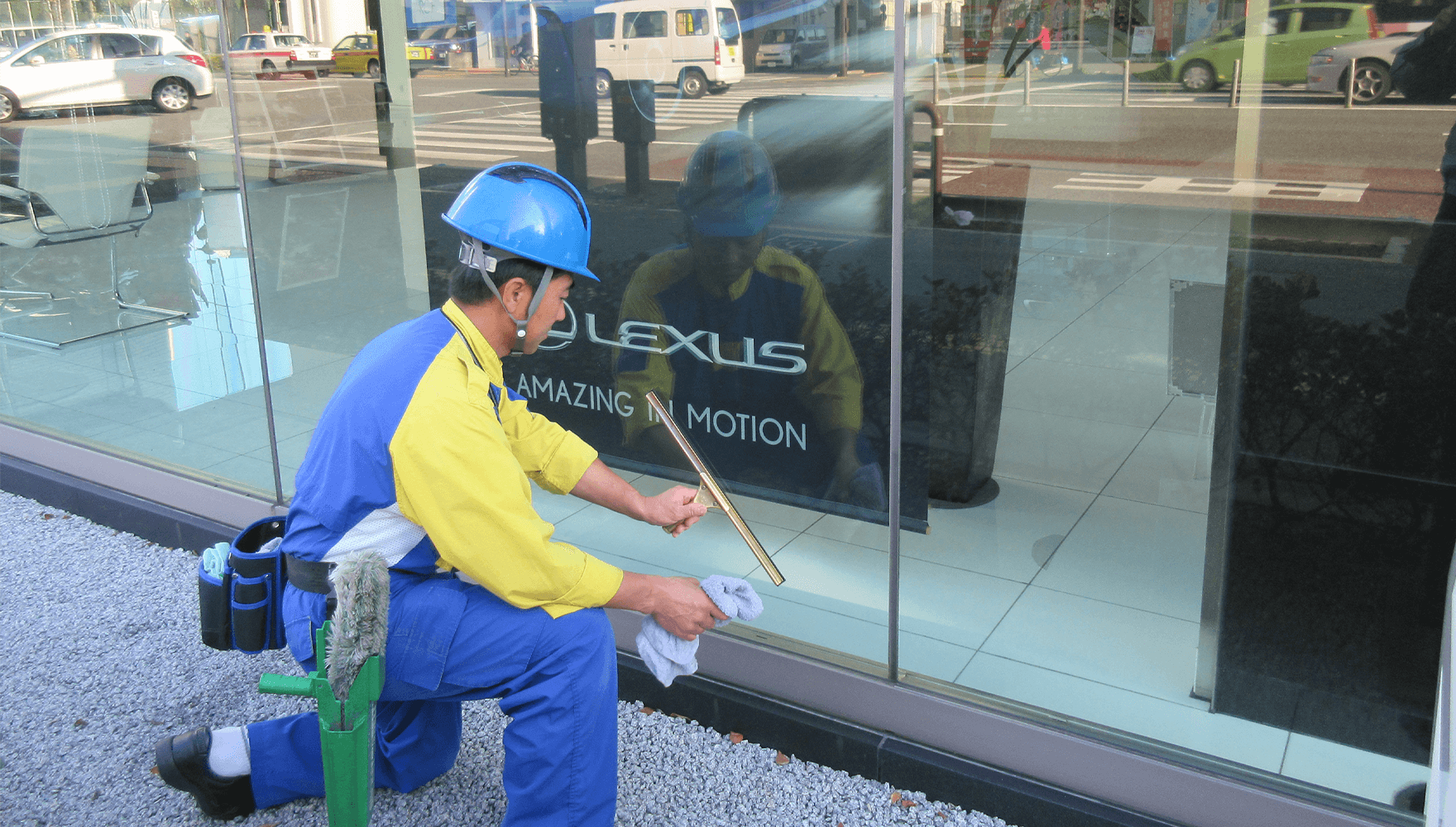 窓から景色が良く見える！まるで新築の頃のような鮮明さ。